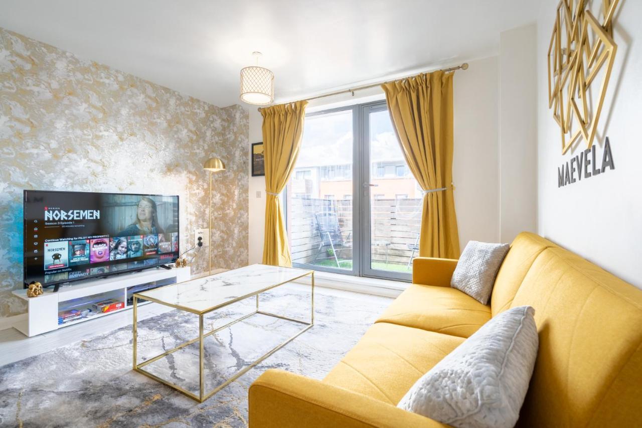 Maevela Apartments - Ultra Lavish Luxury 2 Bed Apartment City Centre - With Balcony - Free Secure Parking - Ps4 & Smart Tv'S Бирмингам Екстериор снимка