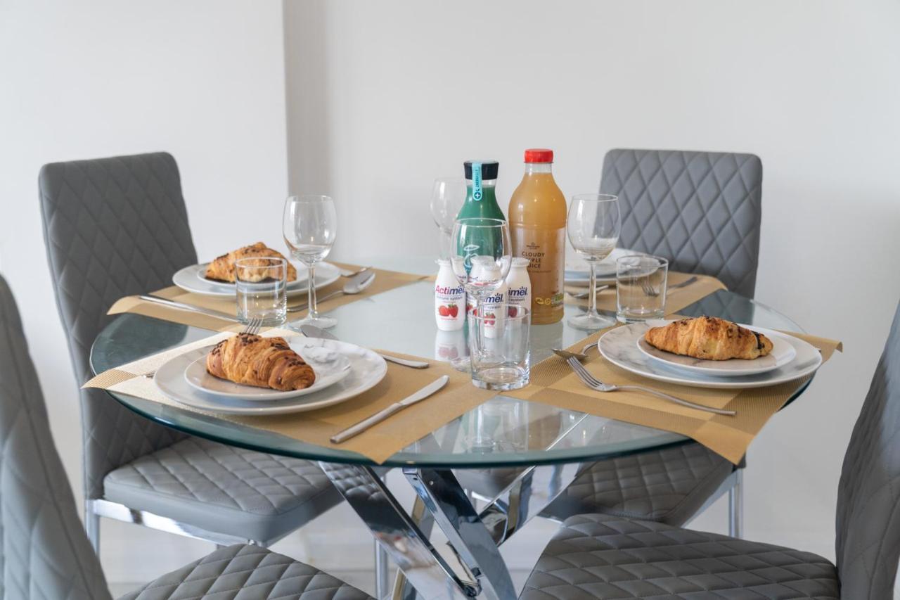 Maevela Apartments - Ultra Lavish Luxury 2 Bed Apartment City Centre - With Balcony - Free Secure Parking - Ps4 & Smart Tv'S Бирмингам Екстериор снимка
